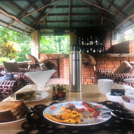 Tatys Homestay ダル・エス・サラーム エクステリア 写真