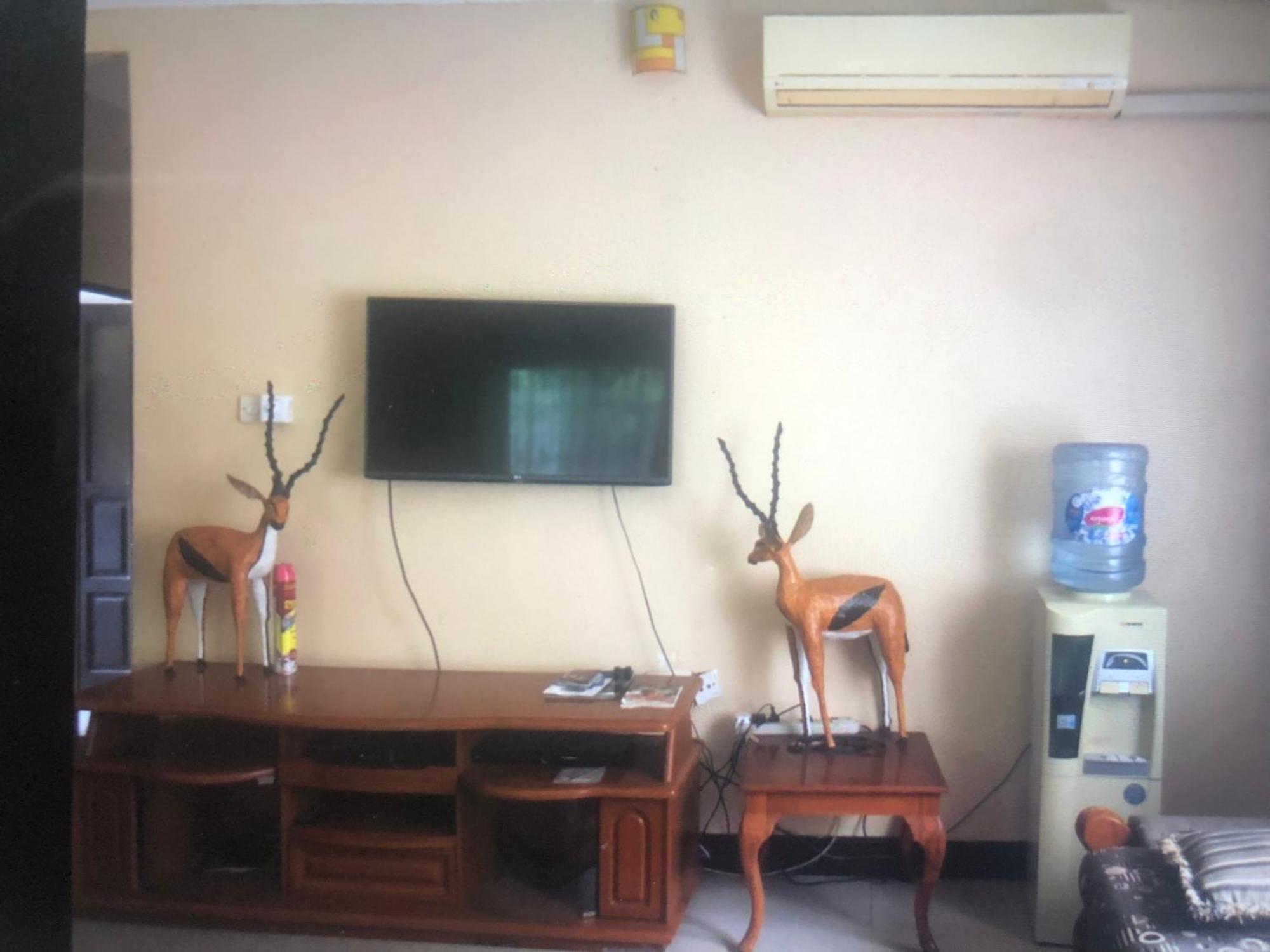 Tatys Homestay ダル・エス・サラーム エクステリア 写真